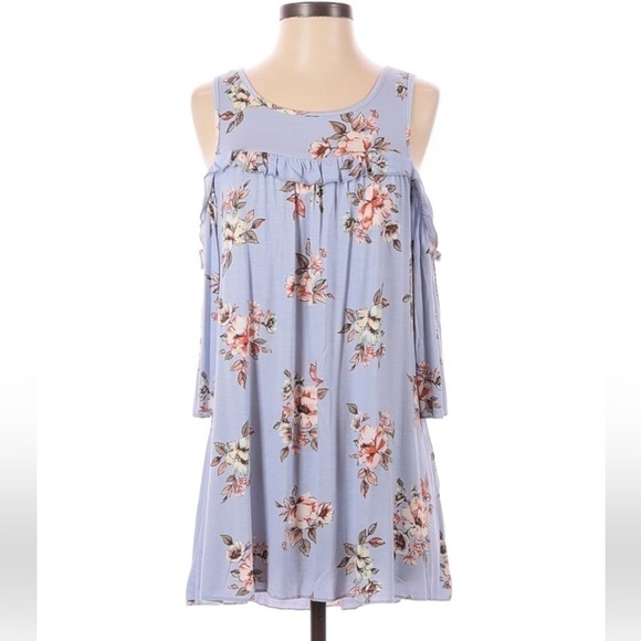 Altar'd State Dresses & Skirts - Altar’d State 3/4 sleeve dress in dusty blue